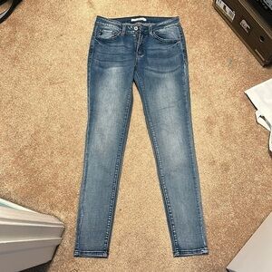 Kancan mid rise skinny Jean size 5/26